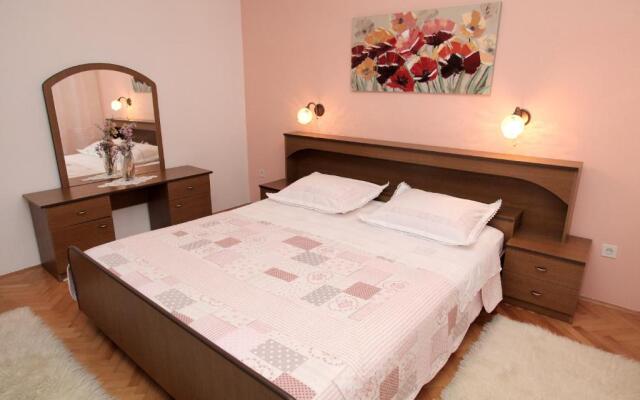 Apartment Carmen