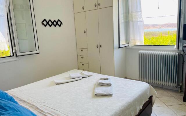 Lemnos Retreat Villa-250m from the Beach 1km from Diapori