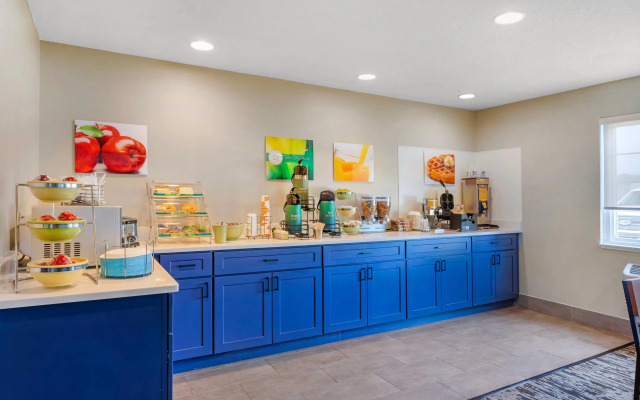 Quality Inn Chesterton near Indiana Dunes National Park I-94