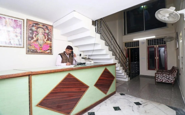 Travellers Homes By OYO Rooms