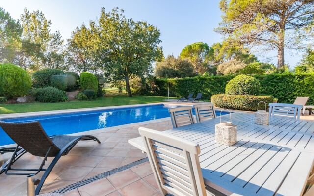 Modern Villa in Navata Catalonia With Swimming Pool