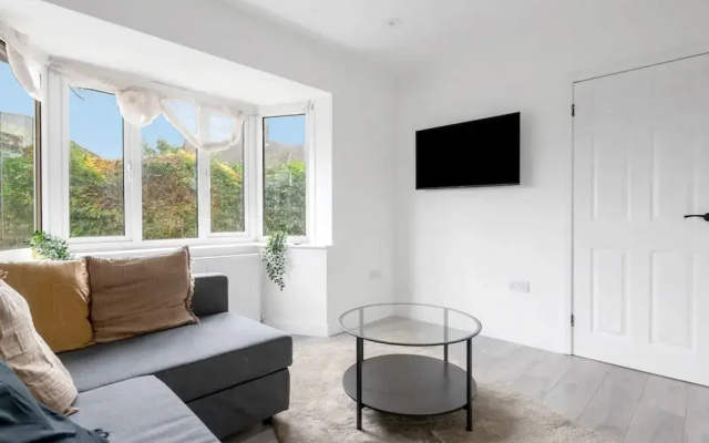 3bed House-free Parking