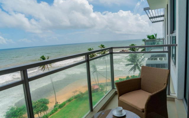 Oceanfront Galle Apartment L4-10