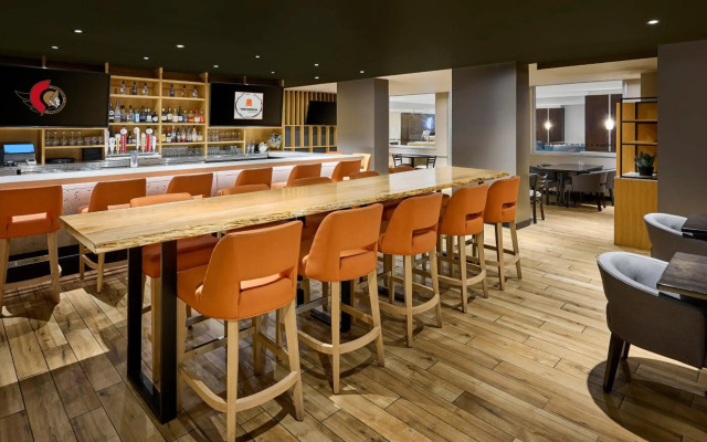 Holiday Inn Ottawa Dwtn - Parliament Hill by IHG