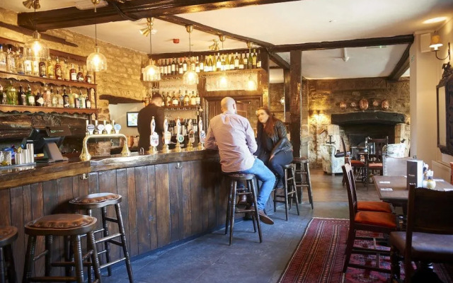 Bear and Ragged Staff