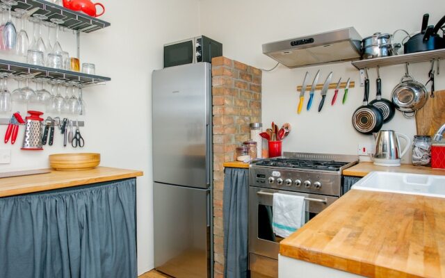 1 Bedroom Flat In Putney
