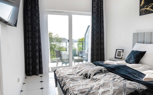 Apartment Overlooking the River, Sauna, Dziwnow