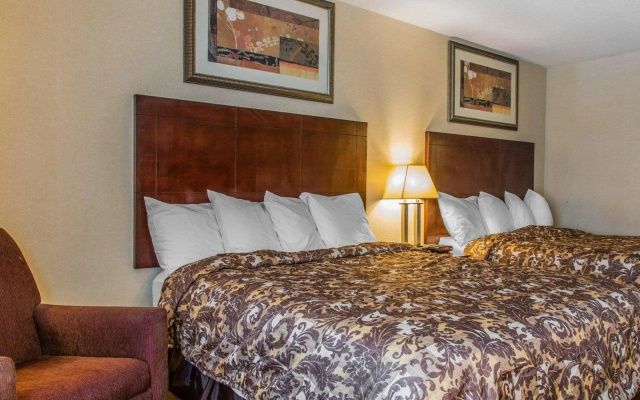 Rodeway Inn & Suites East Windsor