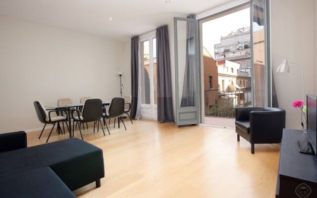 Modern Center Apartments
