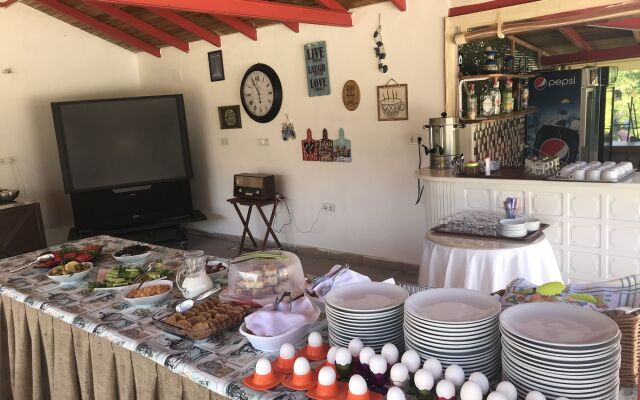 Yaprak Hotel
