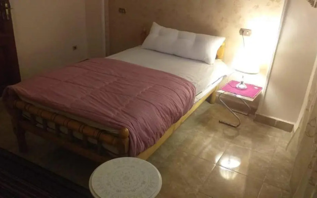 Pyramid Giza City Inn