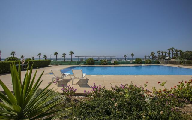 Lordos Sunshore Beachfront Suite