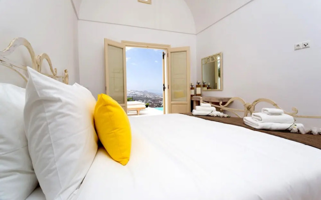 White Orchid Cave House & Studio