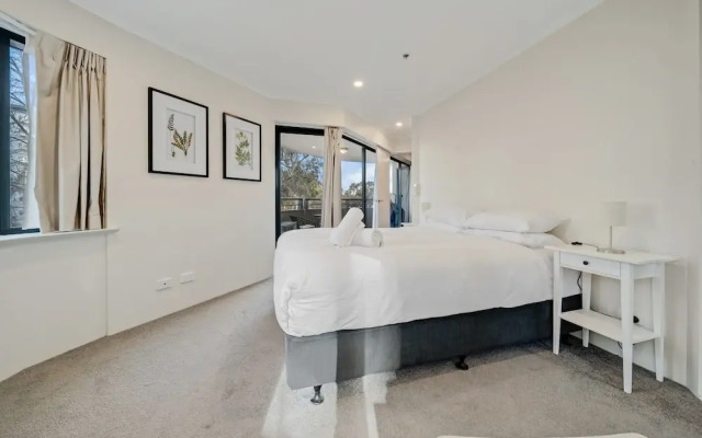 Central 2-bed Apartment With Pool, Gym and Spa