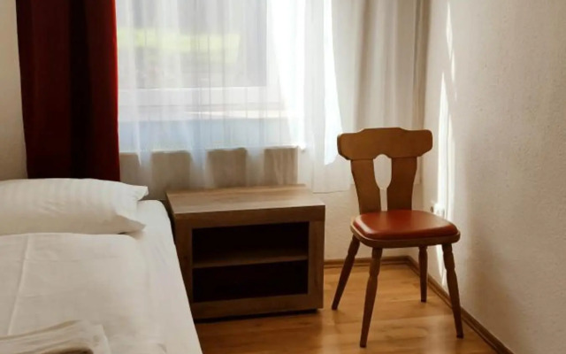 Othman Appartements Pfarrstraße 54, EG, R