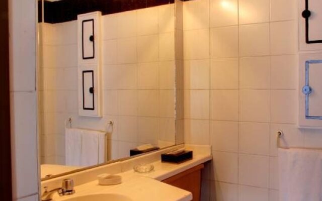 Suites Real 85