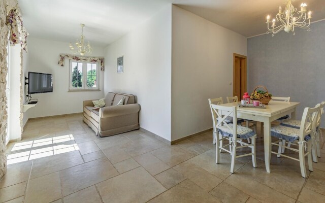 Stunning Home in Pula With Wifi and 2 Bedrooms