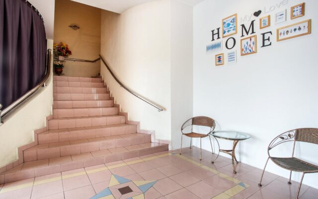 OYO 89341 Hotel Home 88