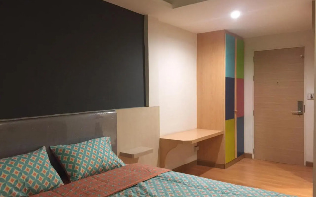 Nine Place Sukhumvit 40 - Hostel