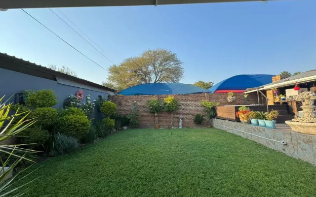 Paul & Mollie's Guest House