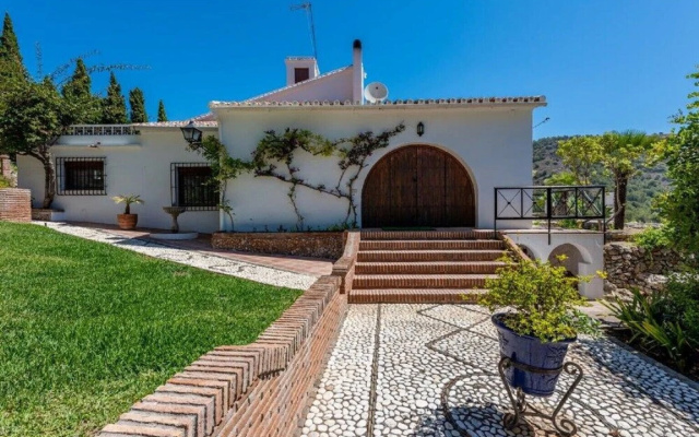 1132 Villa Hazilla