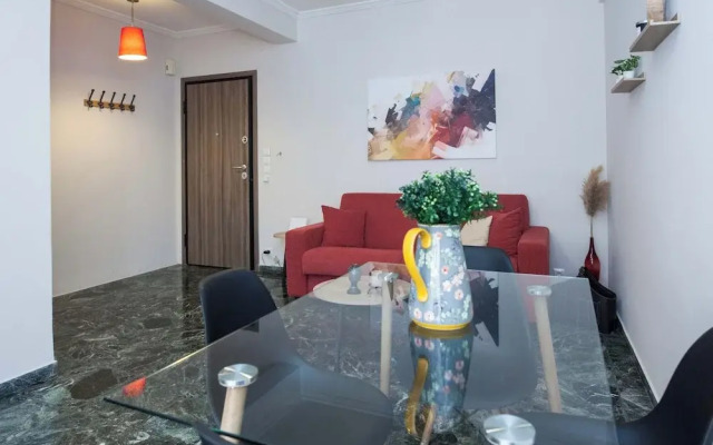Modern 1 Bd Balcony Apt in Kato Patisia