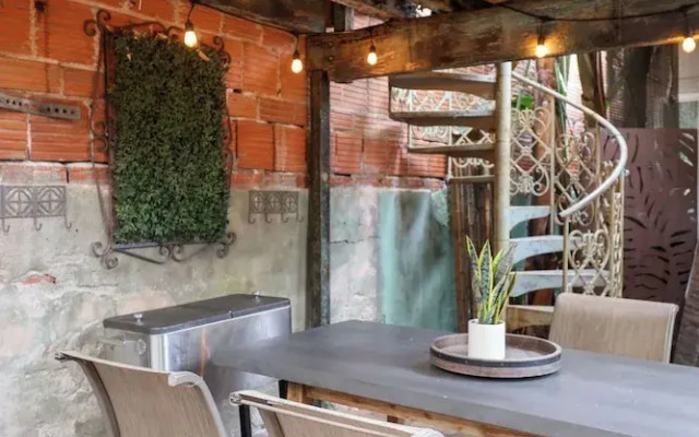 Bamboo Loft 6BR