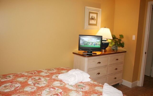 Shorewood 310 by RedAwning