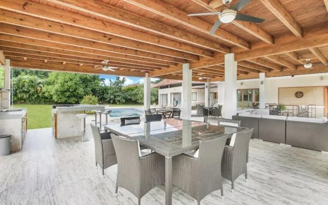 Luxurious 5-bdr villa at Casa de Campo