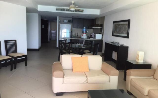 Bay View Grand Marina 1605 Sur