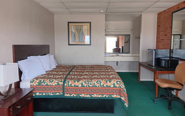 Sheldon's Motel by OYO Keysville Near Hwy 360