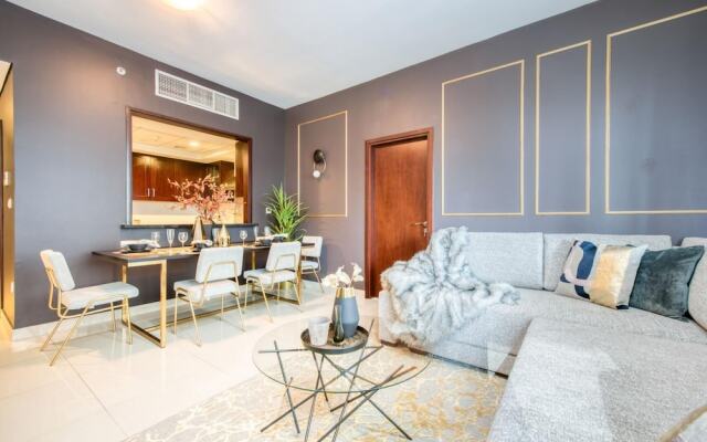 Radiant Urban Retreat With Iconic Burj Khalifa Vws