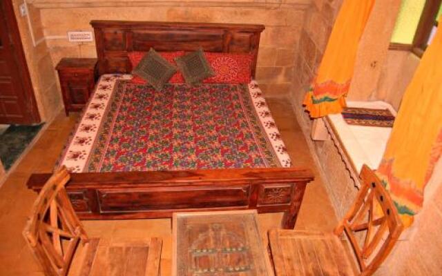 Goroomgo Deep Mahal Safari Jaisalmer