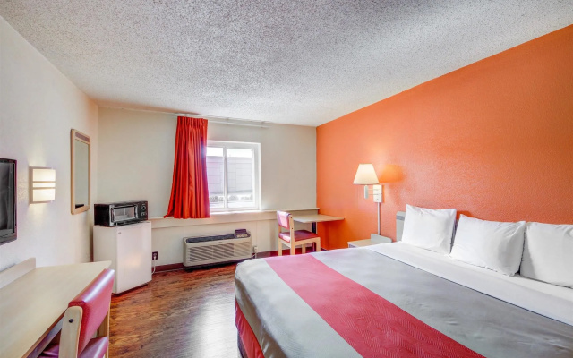 Motel 6 Wichita, KS