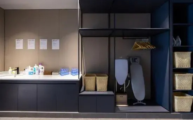 Yibin Lingang University City Convention and Exhibition Center Atour Hotel