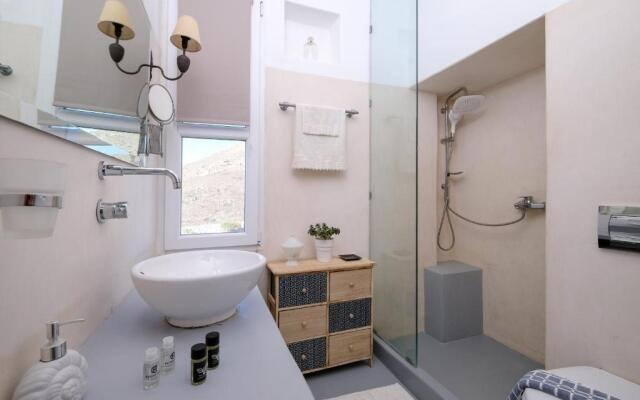 3 Paros *All Season* Villas