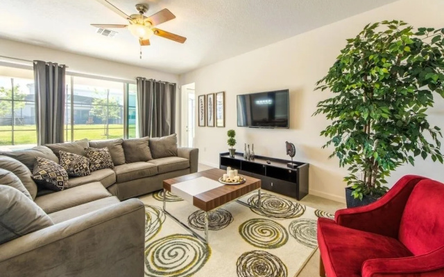 Private Beautiful Furnished ! 5 Bedroom Home