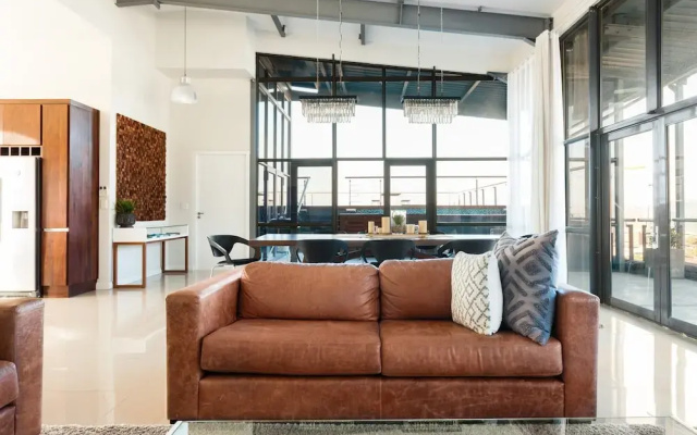 Hillhouse Penthouse 7th Floor