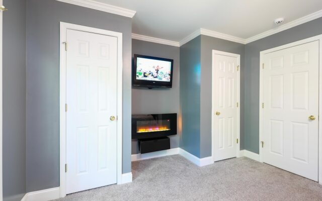 Lavish Riverside Retreat w/ Hot Tub, Gas Grill, Decks & More