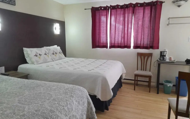 Three Islands Motel