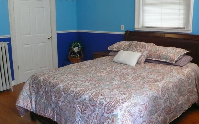 Niagara's Emerald Falls Bed & Breakfast