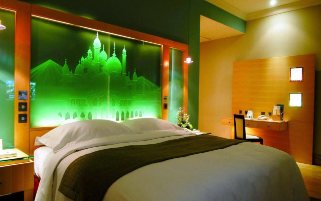 Le Royal Tower Hotel