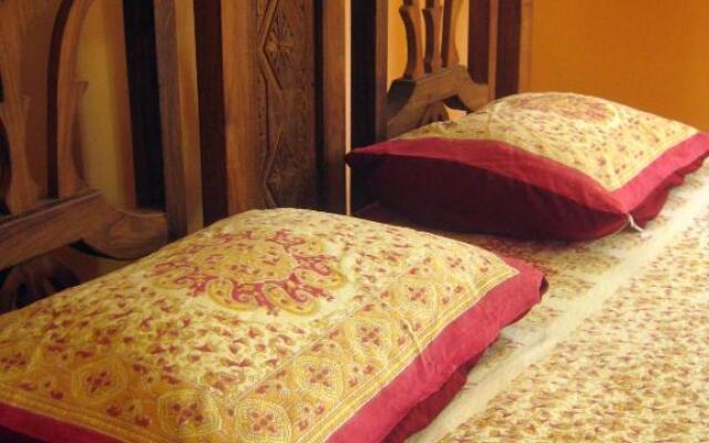 Casa Umoja Guesthouse