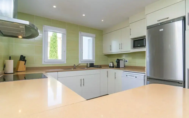 Villa Blanca - Villa With Private Pool. Free Wifi