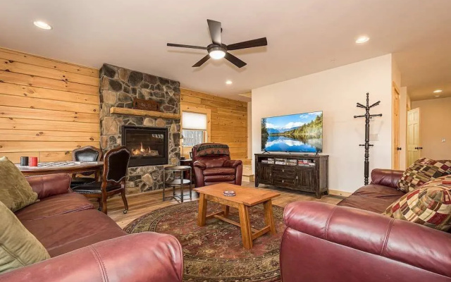 John's Place by Taylor Made Deep Creek