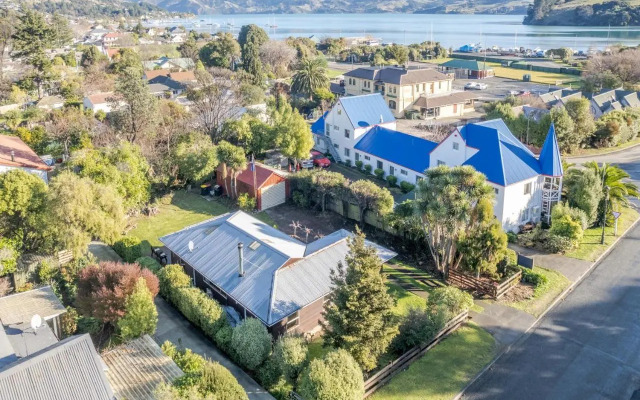 Woodills Wonderland - Akaroa Holiday Home