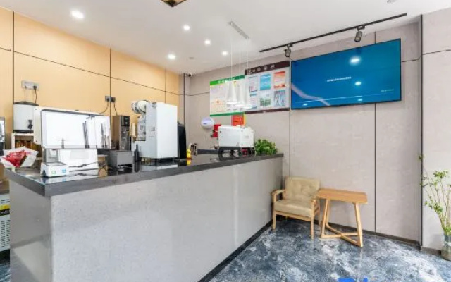 Yibai International Hotel (Zibo Wanxianghui Branch)