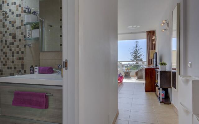 307 Bright Apartment, Sea View, WiFi, Air Conditioning