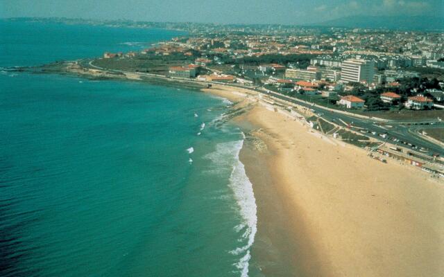 Carcavelos Beach Hotel