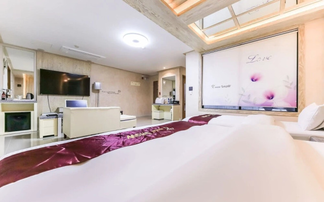 Cheongju Show Hotel